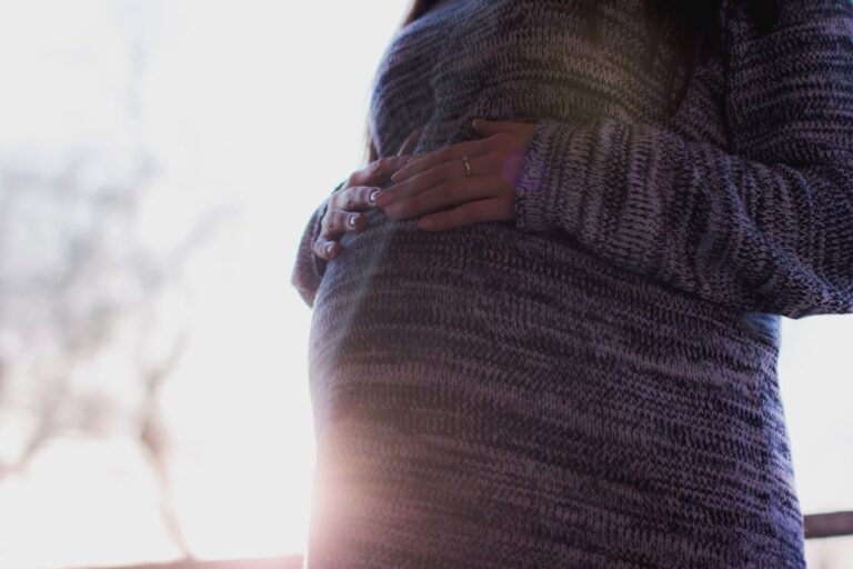 Titelbild zu „Die besten Tipps für eine entspannte Schwangerschaft“