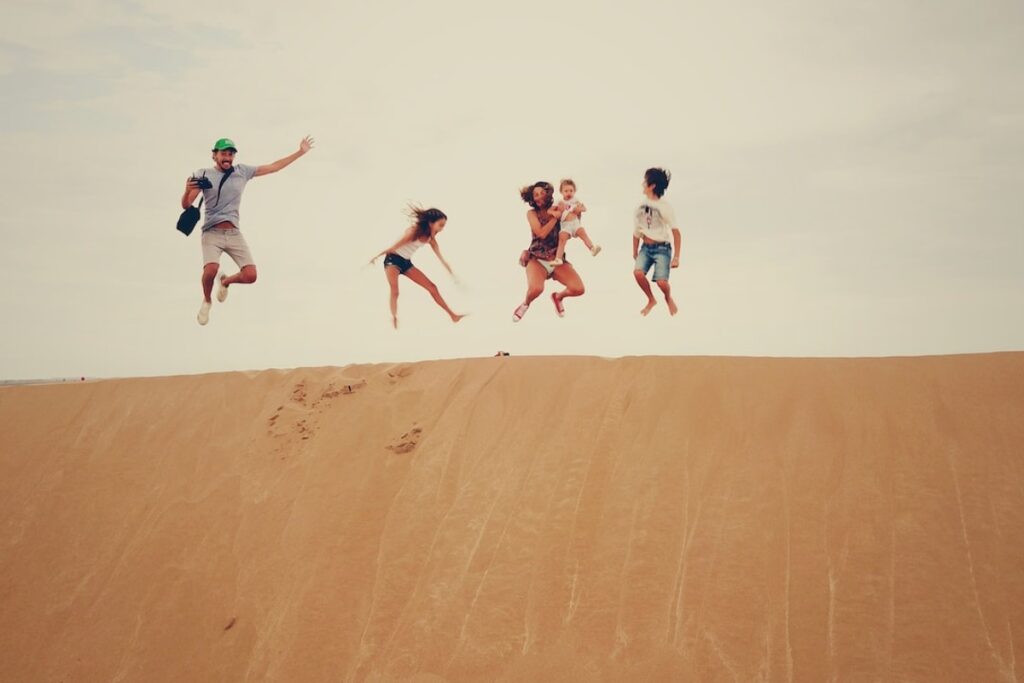 Titelbild zu „Sparen mit Stil: Affiliate-Marketing-Tools für Familienurlaube“